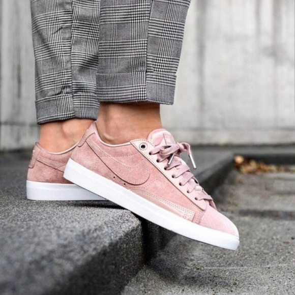 Nike Blazer Low Velvet Pink Sneakers - Picture 1 of 6